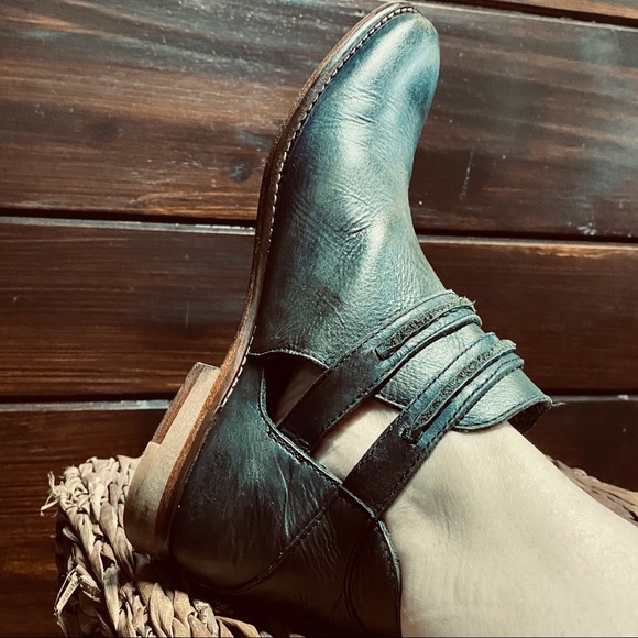 Free people low heel double buckle leather city style shooties size 37M EXC COND - Picture 4 of 15